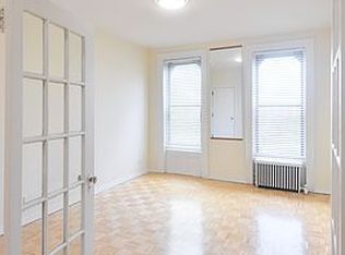 176 India St APT 4L, Brooklyn, NY 11222