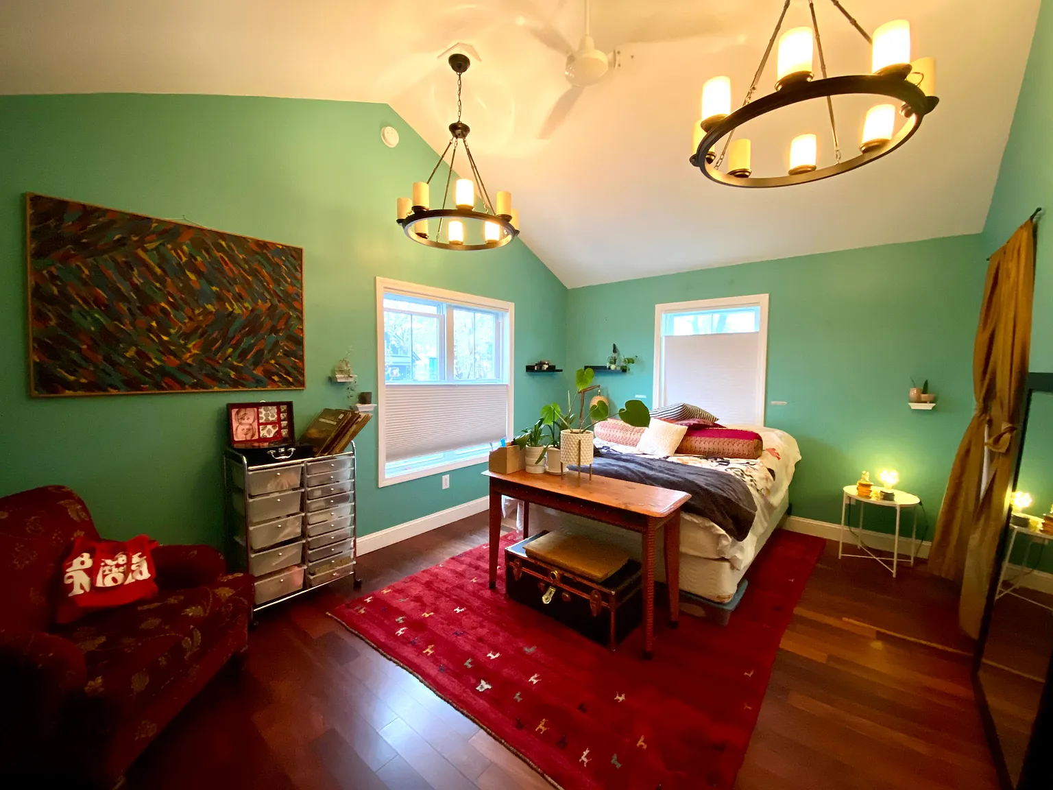 3 bed, 2.5 bath, 1652 sqft, $3,700 — Photo 3