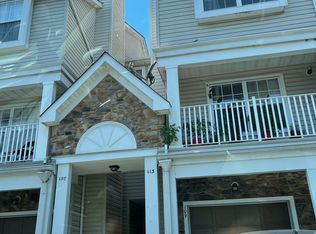 75 Prestwick Way, Edison, NJ 08820