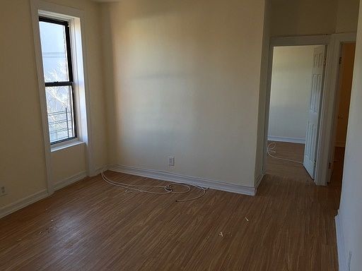 2nd image of 2074 Arthur Ave APT 4B