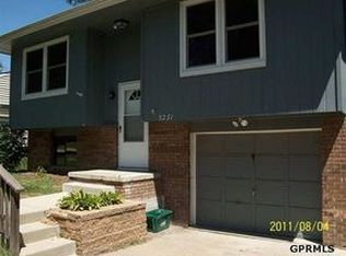 5231 S 51st St, Omaha, NE 68117