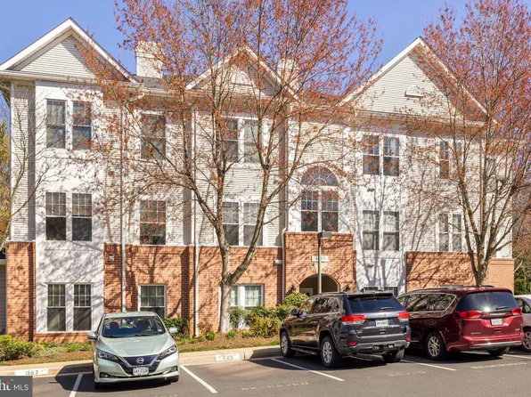 1519 N Point Dr APT 302, Reston, VA 20194