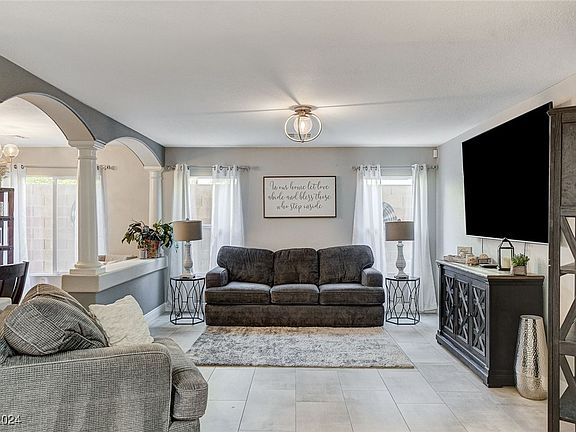 5th image of 10855 Fintry Hills St