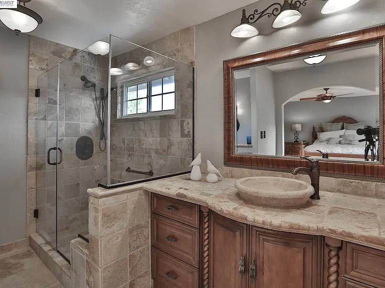 12923 Hawkins Dr — Photo 4