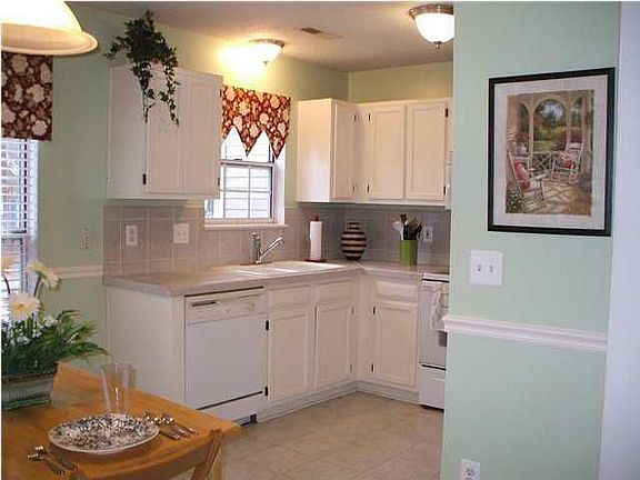 Bright, newly painted kitchen!
