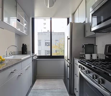 5th image of 180 W 20th St APT 15V
