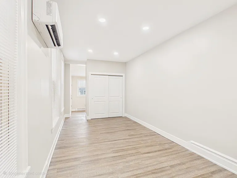 916 Green St — Photo 10