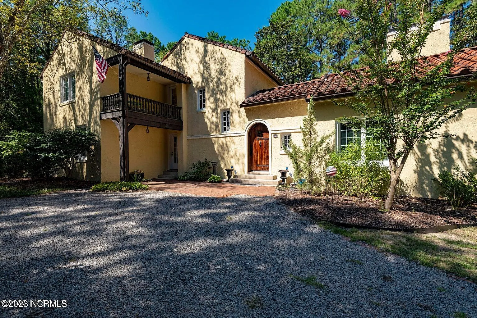 4 bed, 3.5 bath, $3,300 — Photo 1