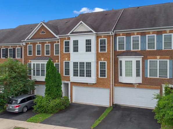 17504 Cajun Ct, Dumfries, VA 22025