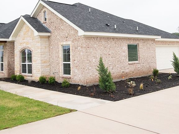 3rd image of 196 Hillside Ln