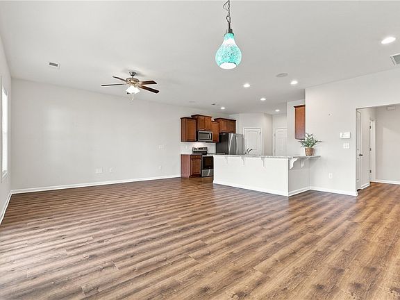 5th image of 161 Spyglass Ln