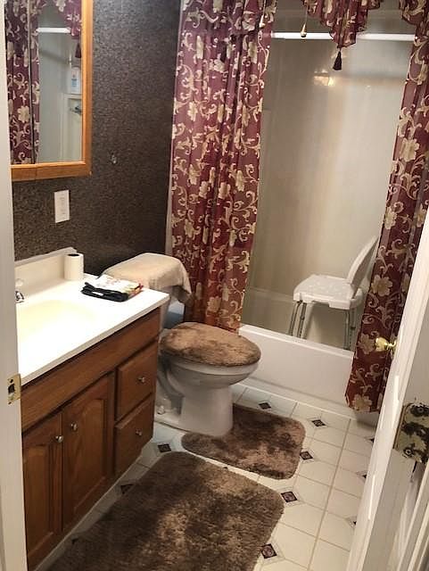 2nd image of 109 Oak Ave #A