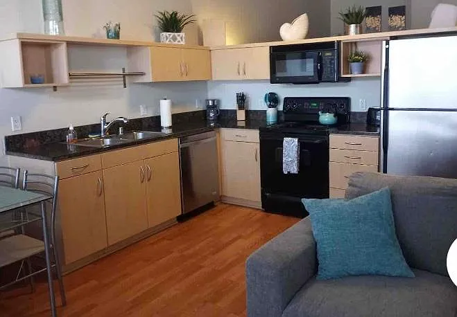 777 6th Ave #4 — Photo 3