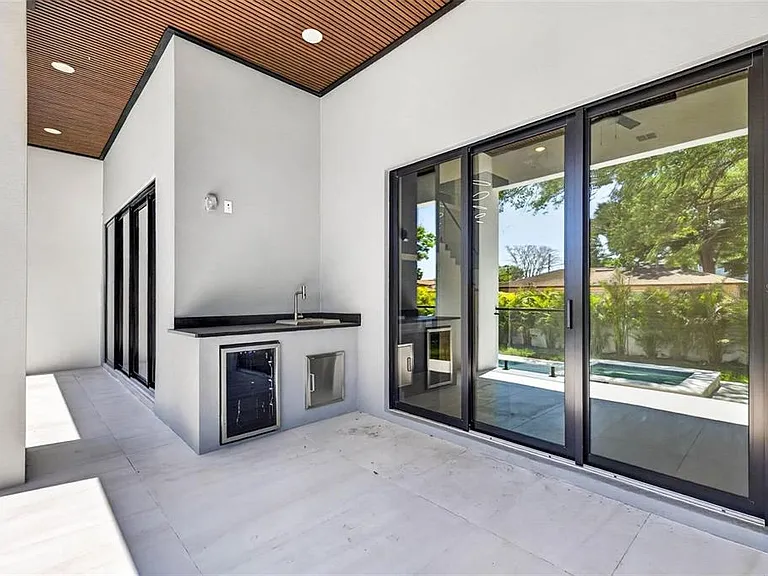 4426 W Euclid Ave — Photo 53