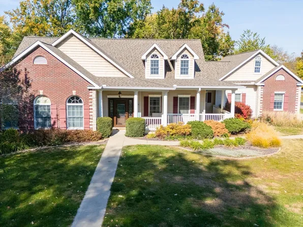 509 E 2nd St, Delavan, IL 61734