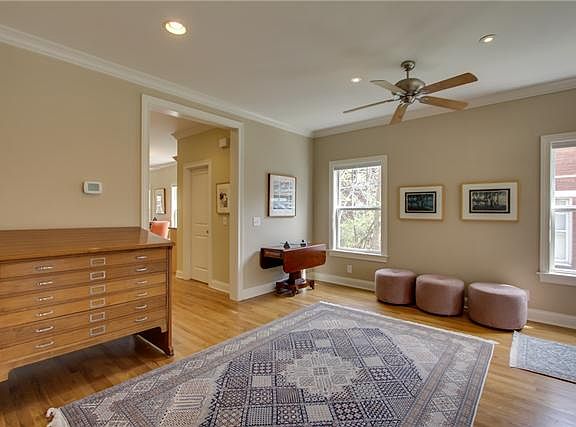 3rd image of 2720A Acklen Ave