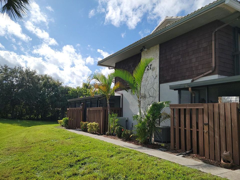 1st image of 2704 SE King Arthurs Ct #27