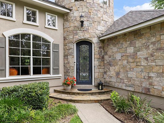 3rd image of 107 E Mirror Ridge Cir