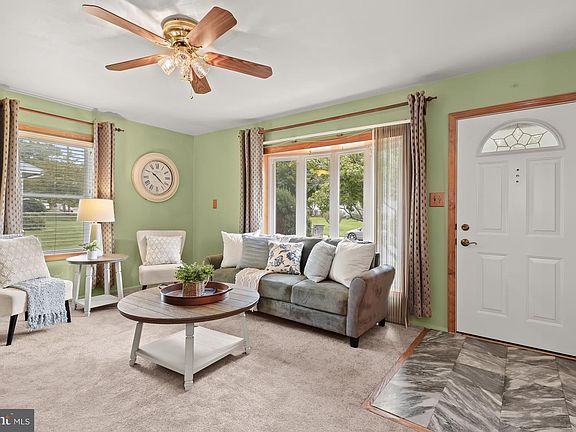 3rd image of 121 Tulip Dr #14