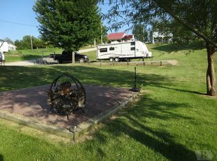6074 6073 Capitol Dr, Brooklyn, IA 52211