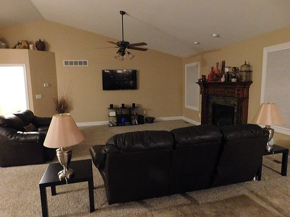 4th image of 23 Cambridge Ct
