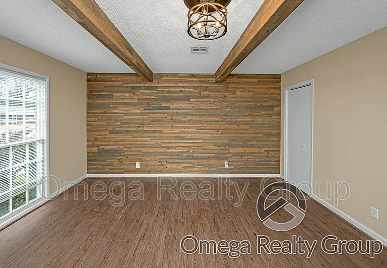 1265 Adell St — Photo 10