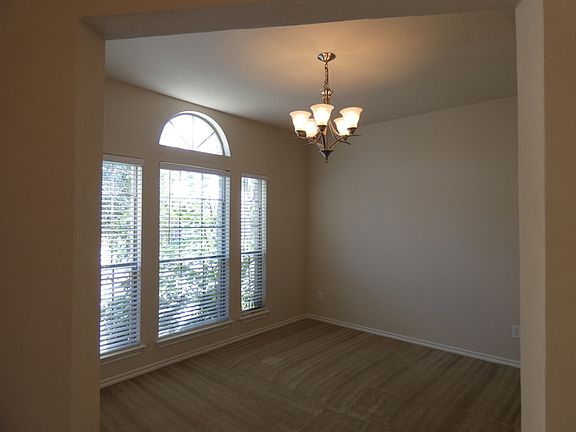 3rd image of 10017 Tulare Ln