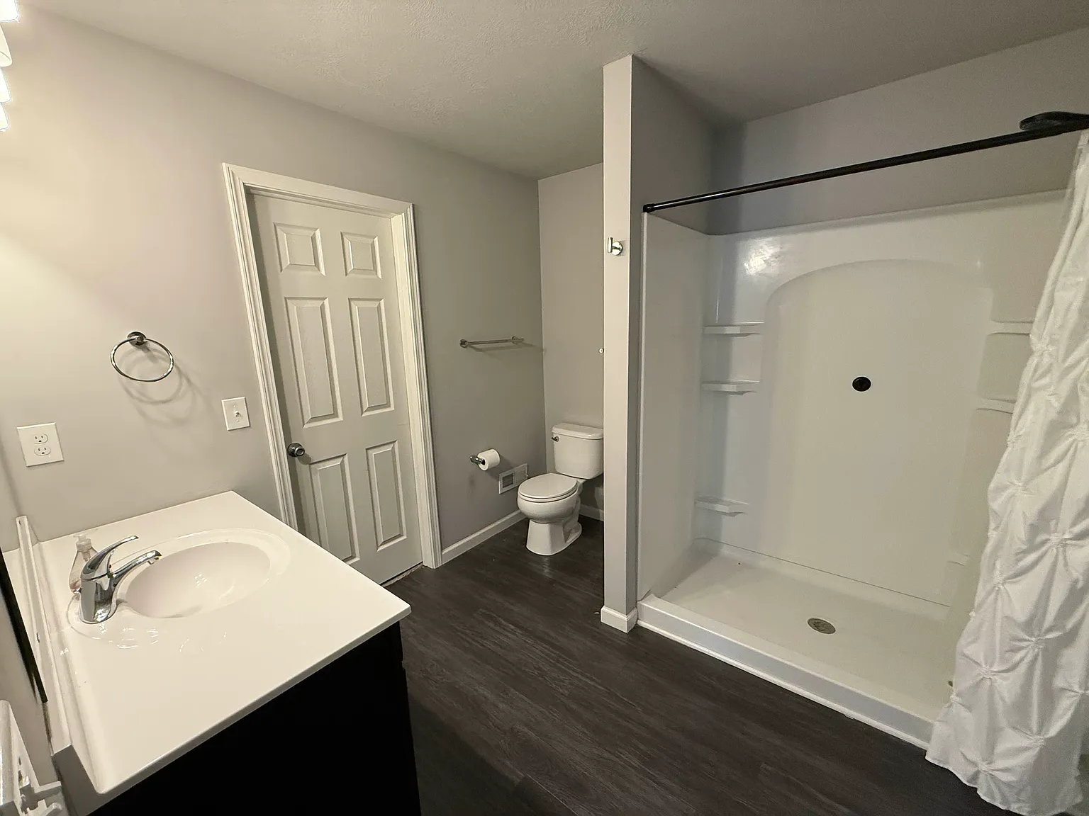 3 bed, 2040 sqft, $2,500 — Photo 4