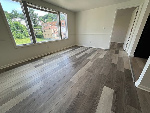 3rd image of 115 W 9th Ave #7