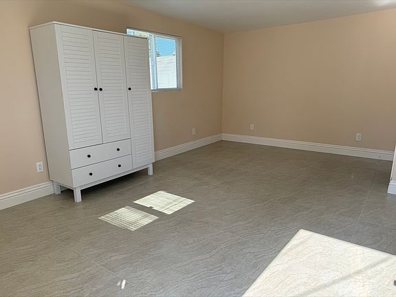 5th image of 2536 Delta Ave #A