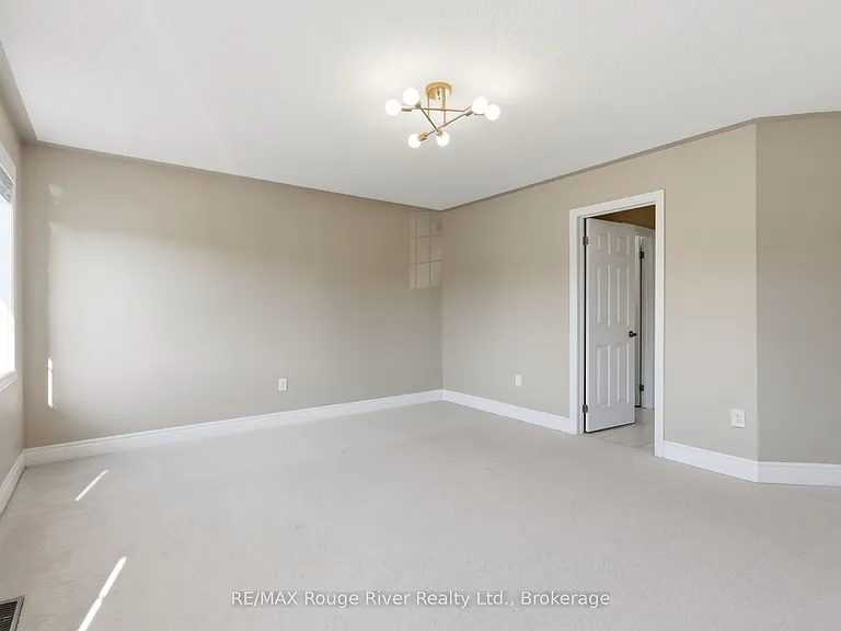 138 Kersey Cres — Photo 36