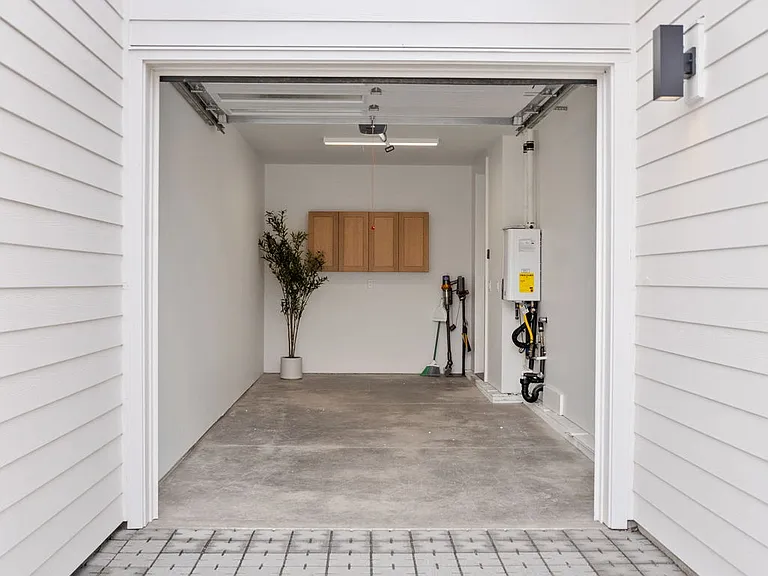 330 NE Quimby Ave #1 — Photo 33