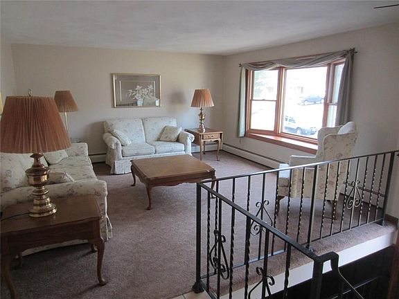 5th image of 26 Chandler Dr