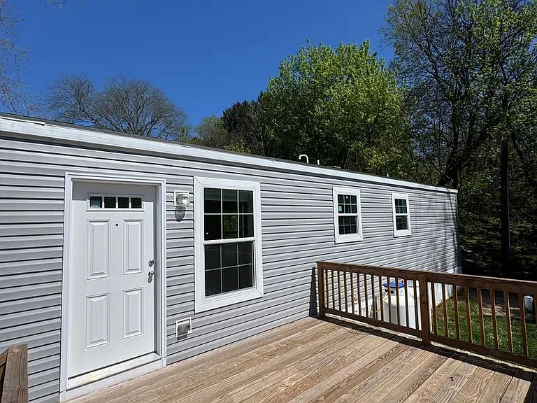 465-3 Royal Manor Rd — Photo 1