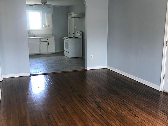 3rd image of 1300 Pauline St #1300