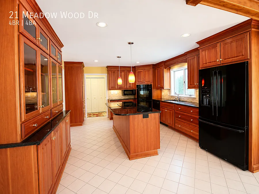 21 Meadow Wood Dr