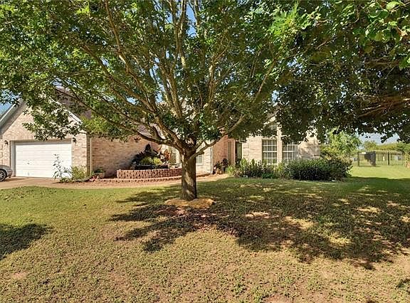 3rd image of 115 Fairway Ct