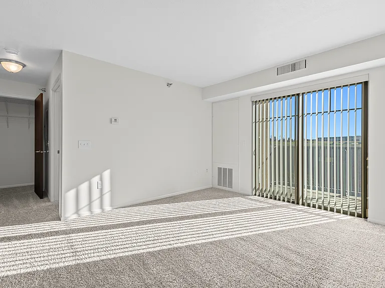 Highlands Ridge Apartments Living