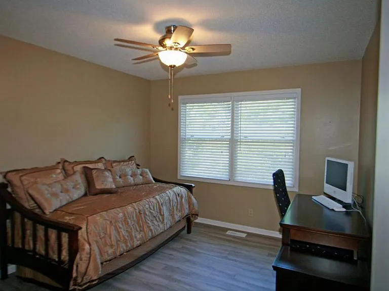 15804 Horton St — Photo 12