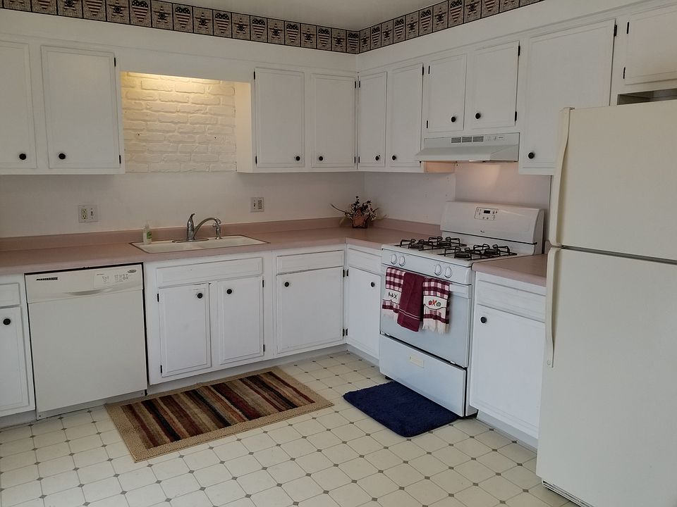 2nd image of 3960-3962 Camelot Dr SE