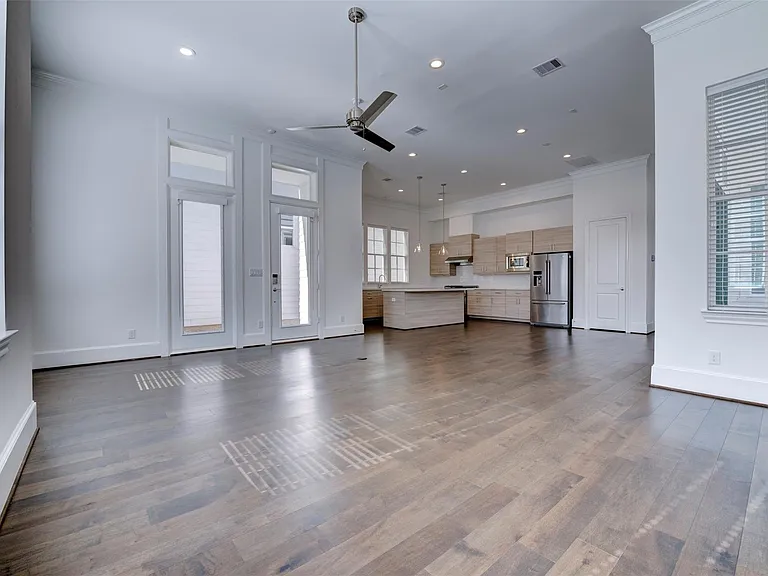 4947 Rusk St — Photo 7