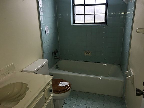 4th image of 7338 Newling Ln