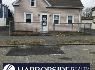 22 Second School St, Bristol, RI 02809