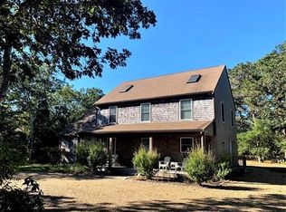 18 Saddle Club Rd, Edgartown, MA 02539