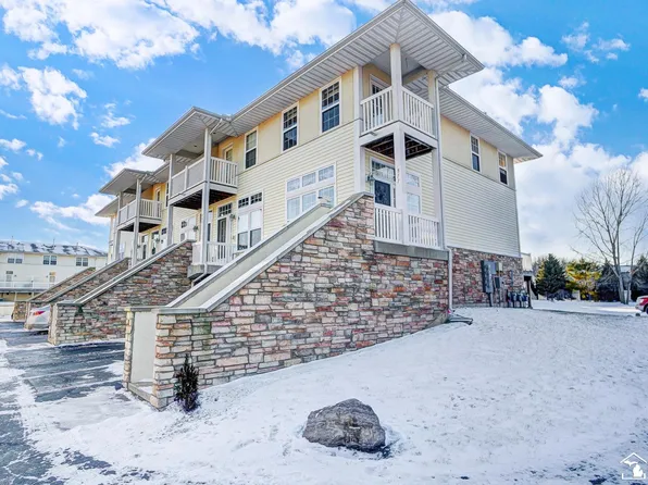 811 Catalina Cv, Luna Pier, MI 48157