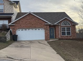 346 Carmel Valley Way, Saint Robert, MO 65584