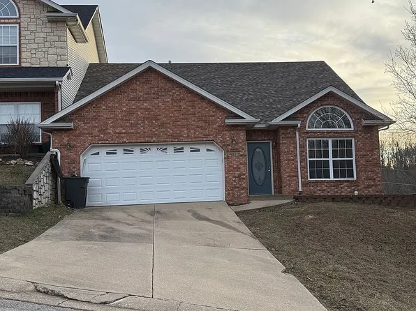 346 Carmel Valley Way, Saint Robert, MO 65584