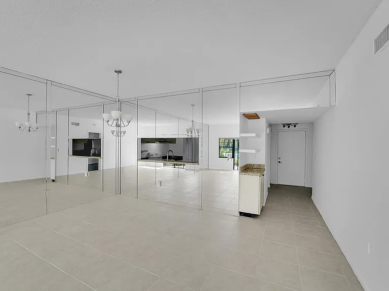 6654 Villa Sonrisa Dr #412 — Photo 28