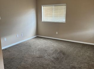 25 Yorkshire Rd, Pueblo, CO 81001