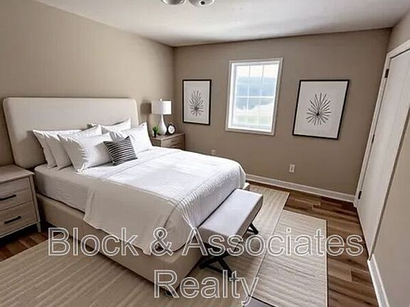 3rd image of 628 Dixon Ave Unit E